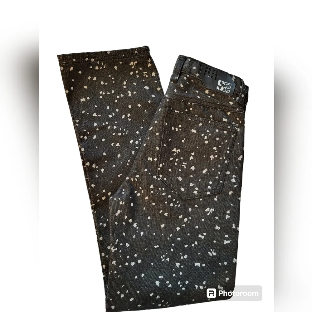 NWT Sacred Crown size 12 slim Black Premium black with Grey splatter paint